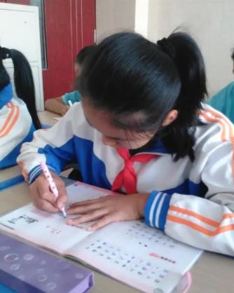 看了谷爱凌的小作文,普通人心里平衡了,原来上帝给她关了这扇窗休闲区蓝鸢梦想 - Www.slyday.coM 看了谷爱凌的小作文,普通人心里平衡了,原来上帝给她关了这扇窗休闲区蓝鸢梦想 - Www.slyday.coM