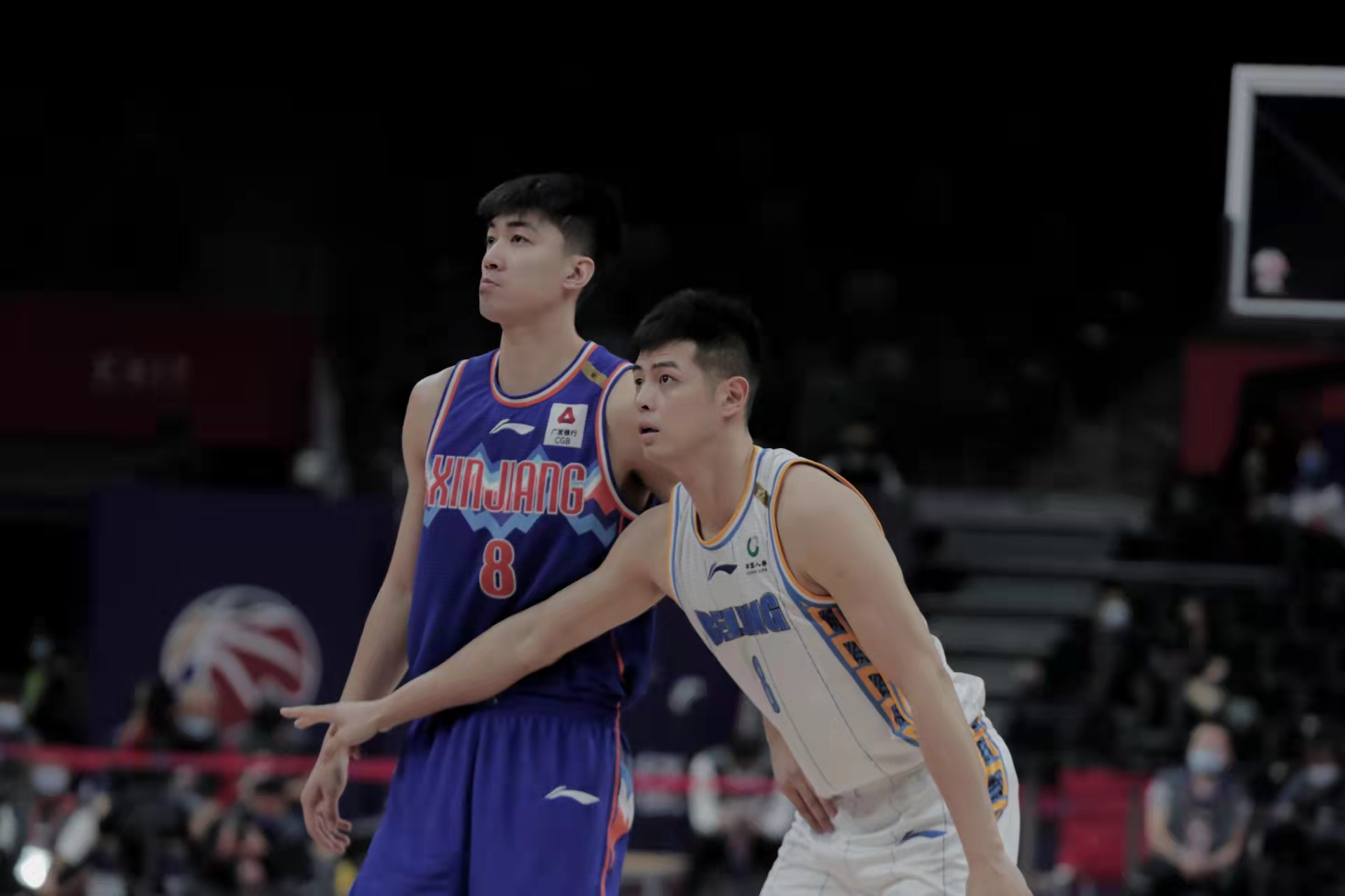 大汉回归状态出色北京首钢男篮大胜新疆队41分