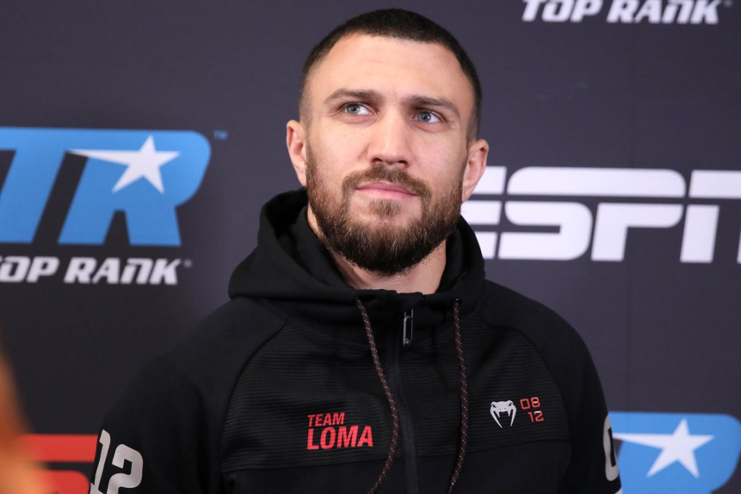 洛马琴科加入乌克兰国防军，手持步枪称已做好作战准备休闲区蓝鸢梦想 - Www.slyday.coM