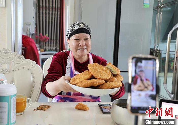 直播电商交易规模加速增长 女性成为消费“主力军”