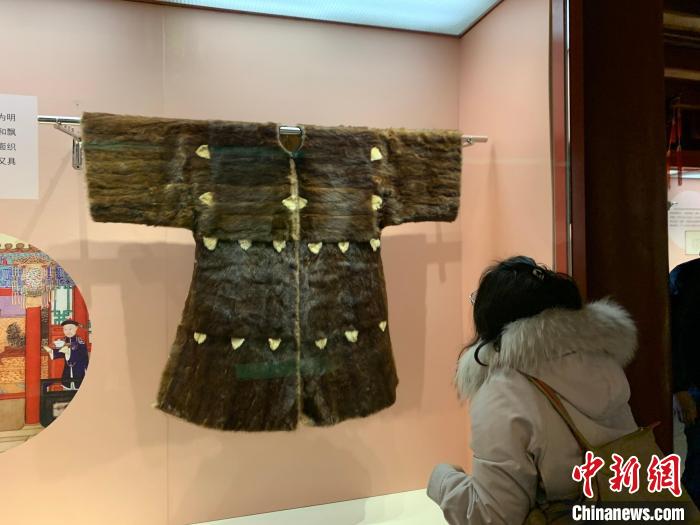 沈阳故宫以近60件院藏文物展示古人面对寒冷的解决方案