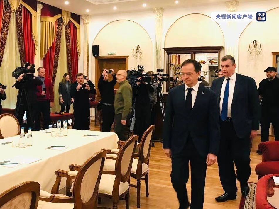 最新动态丨俄国防部：乌克兰军队出亚速海的通道已被完全封锁休闲区蓝鸢梦想 - Www.slyday.coM