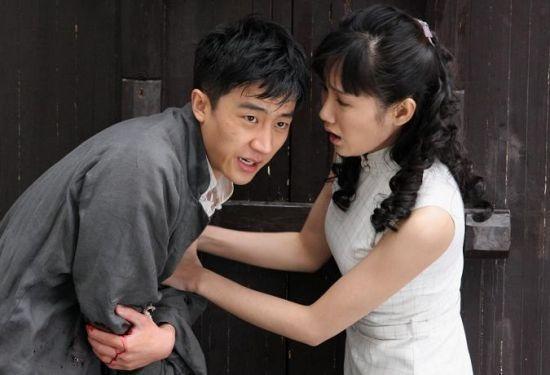 她和刘亦菲是同学,25岁嫁给了爱情,如今儿女双全被人们羡慕|王黎雯