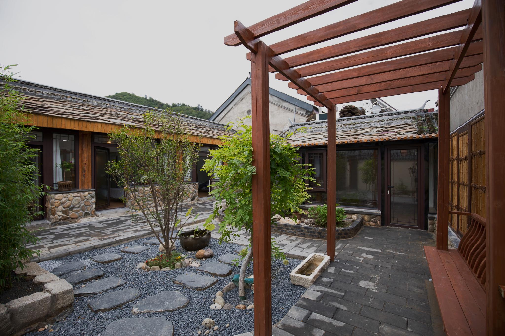 农村房主的困惑:为啥我欧式风格的农村房子没有人家平房院子好租