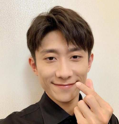 宋妍霏被留言:CC就应该CC,不应该和别的女生AA,这届网友太有才休闲区蓝鸢梦想 - Www.slyday.coM 宋妍霏被留言:CC就应该CC,不应该和别的女生AA,这届网友太有才休闲区蓝鸢梦想 - Www.slyday.coM