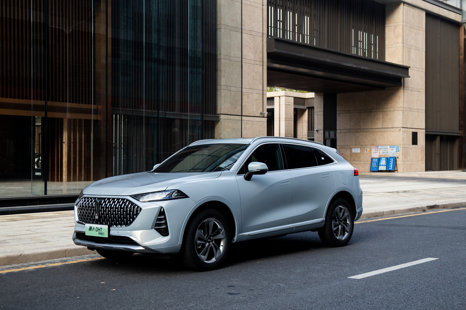 魏派摩卡phev上市