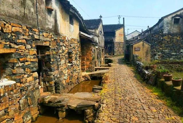 宁波一奇葩古村落,建筑全由石头搭建,到此仿佛进入一石头世界|博物馆