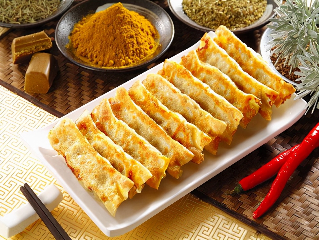 经典中式早餐猪肉锅贴口感酥脆色泽金黄鲜美绝伦