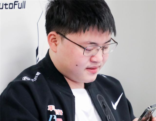 doggo被阿水打穿uzi粉要求上场,PCS观众坐不住:我们小柴没c过?休闲区蓝鸢梦想 - Www.slyday.coM doggo被阿水打穿uzi粉要求上场,PCS观众坐不住:我们小柴没c过?休闲区蓝鸢梦想 - Www.slyday.coM