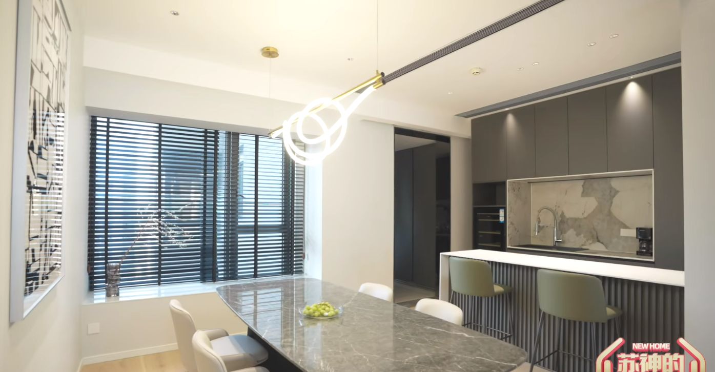 6房4卫苏炳添携家人入住290平米豪宅价值超2000万有保姆房