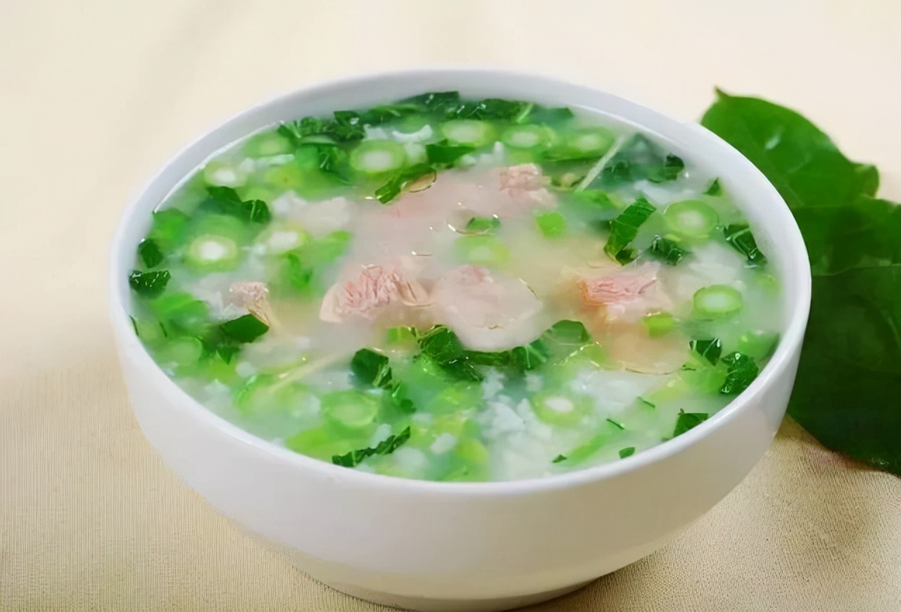 健康营养粥品:青菜排骨粥,养胃暖胃,补钙健脾,味道还好喝__财经头条