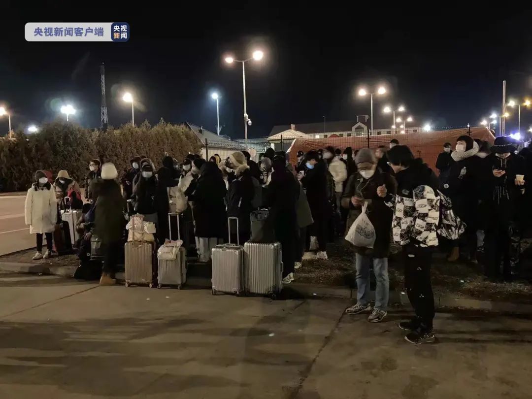 撤离乌克兰！驻乌大使馆：撤侨可带外籍配偶、父母或子女休闲区蓝鸢梦想 - Www.slyday.coM