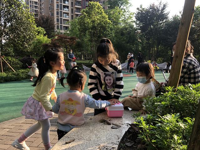 陪读究竟有多难？爸爸绝望的发声：我比20年前提高了20多分休闲区蓝鸢梦想 - Www.slyday.coM