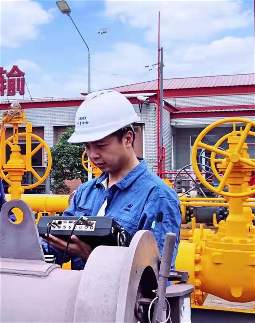 身边的榜样付志平守护国之重器安全的特检医生