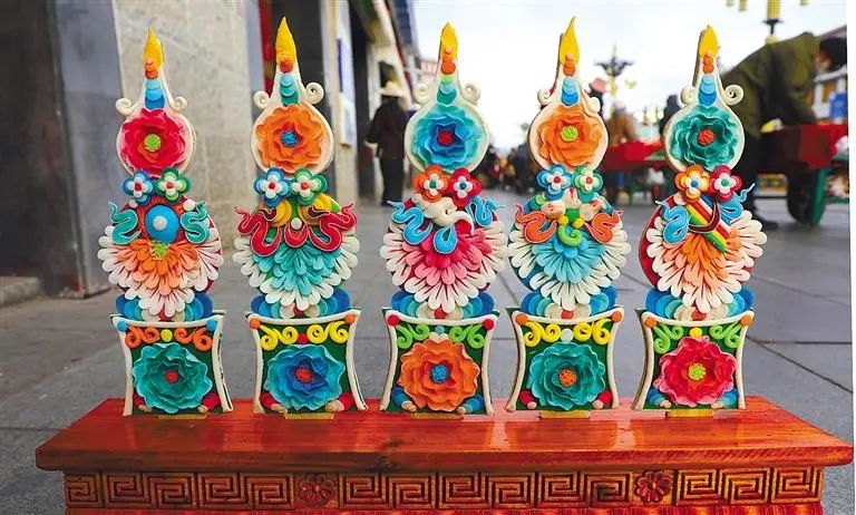 物阜民丰年味浓欢乐祥和迎新春西藏群众备足年货喜迎藏历新年