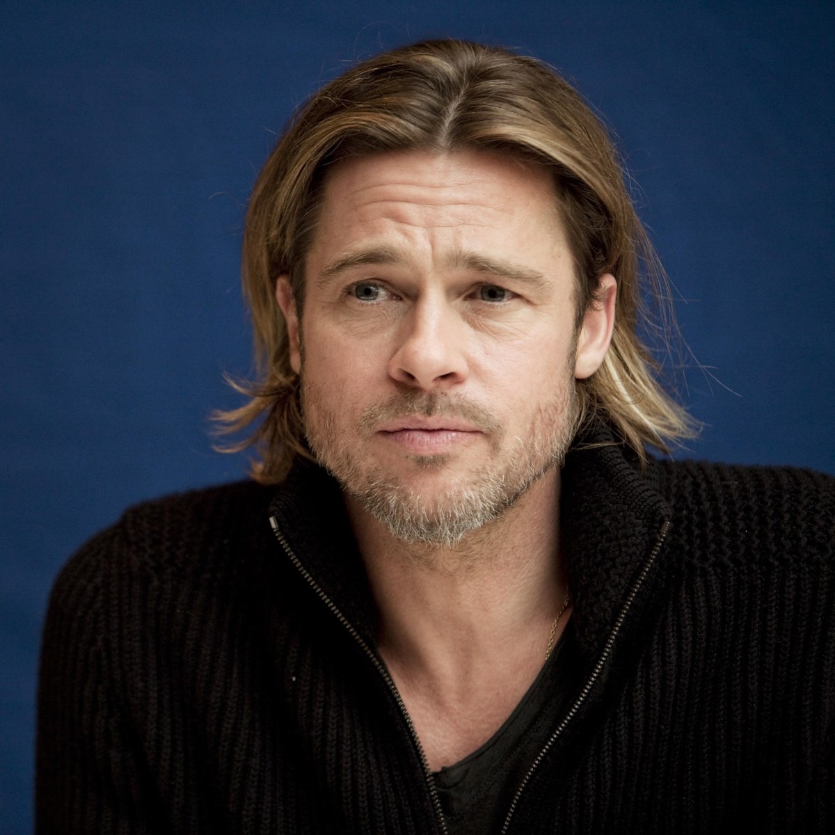 59岁皮特最新动作片打斗风格像成龙在火车里打架也要保持安静