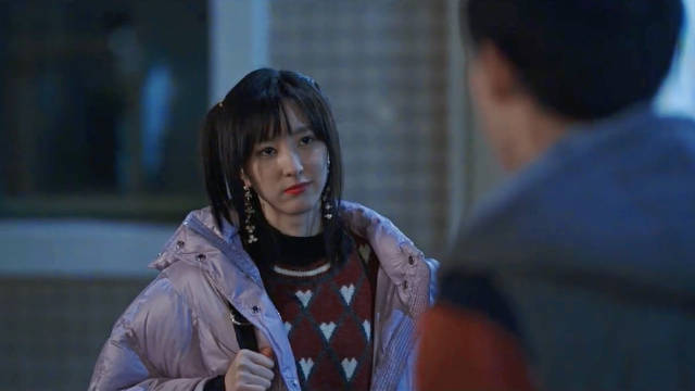 网友扒出和华晨宇一起牵手回家的女生是王悦伊