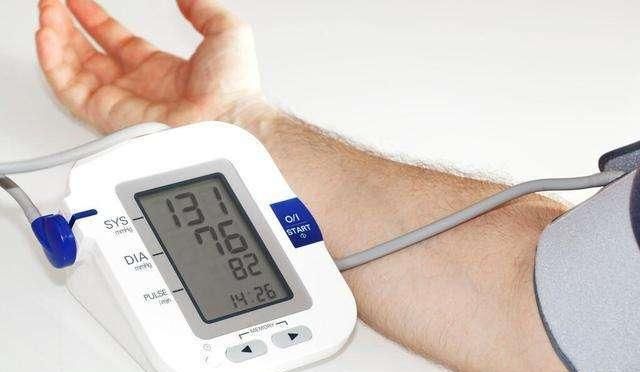 测血压时应该测量左臂还是右臂医生不懂就测或许等于白测