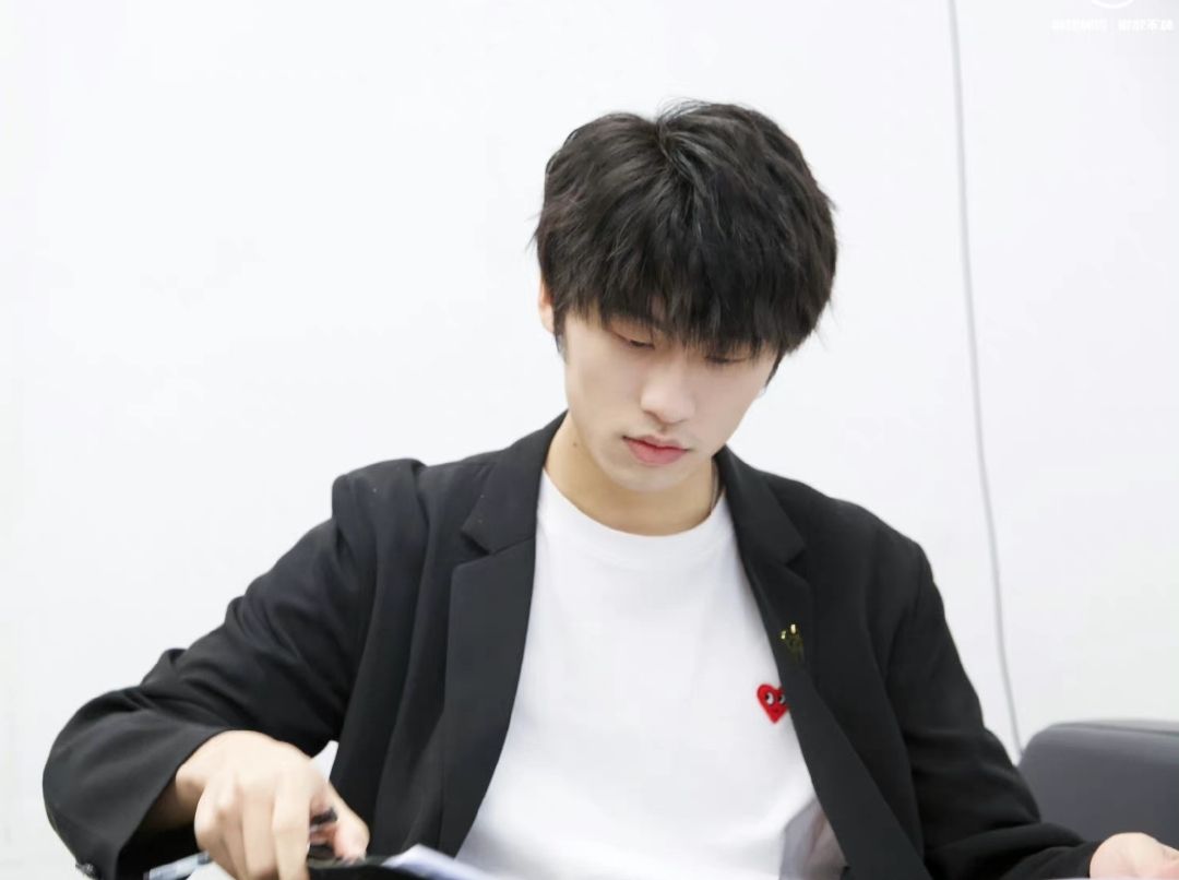 有人说,北京wb现任主教练,之前是佛山gk的,凭着花楼对佛山gk的了解,还