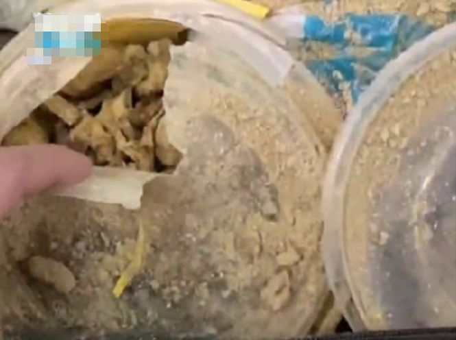 女大学生返校打开行李,发现两盒“不明物品”,只因母亲用心良苦休闲区蓝鸢梦想 - Www.slyday.coM