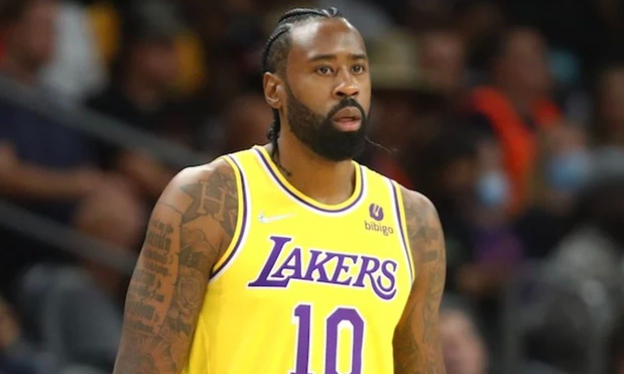 霍林格表示,湖人本可以在赛季中期就把小乔丹送走,如