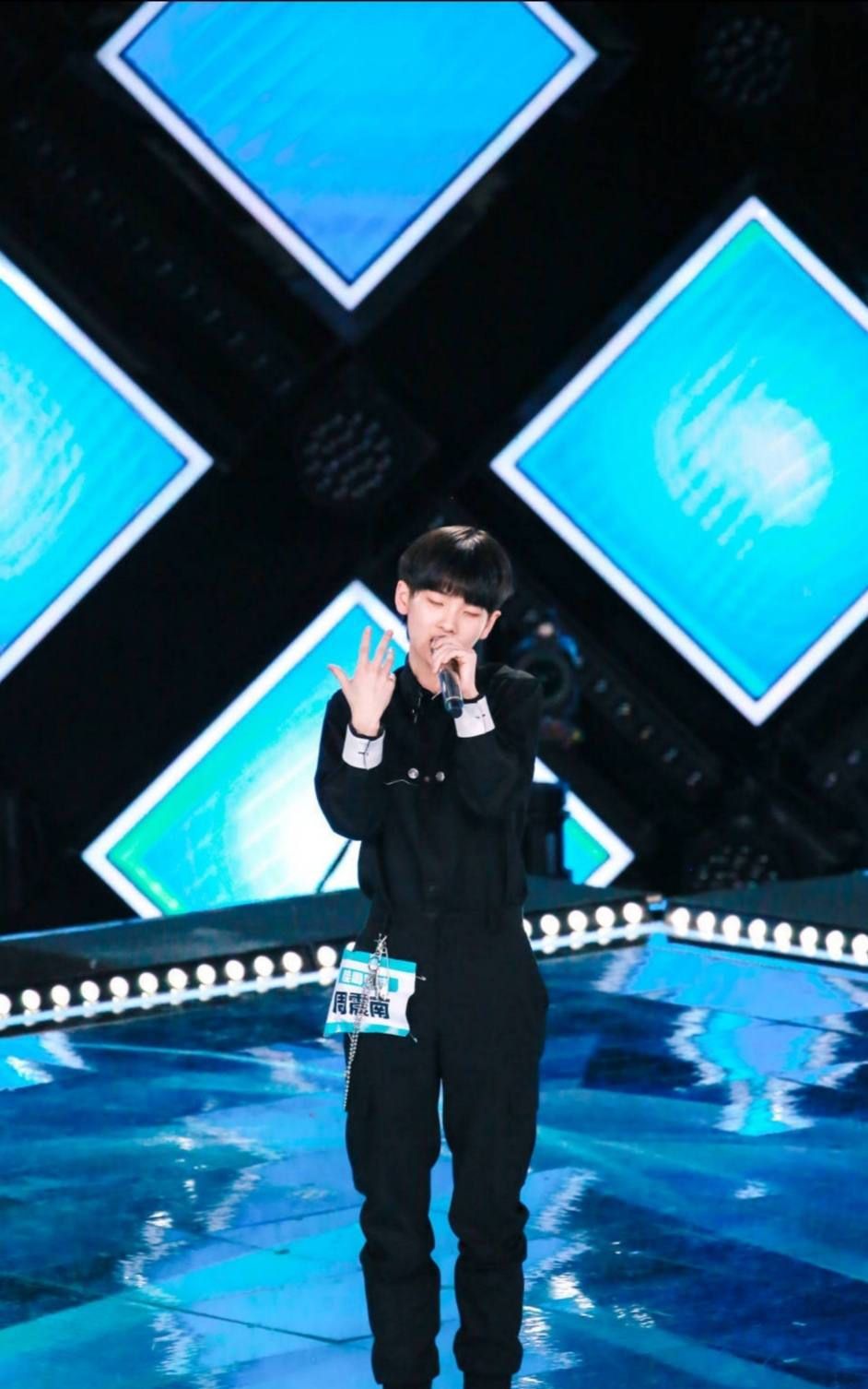 r1se解散后,周震南迎来21岁生日:音乐才华得到多位前辈夸赞|毛不易