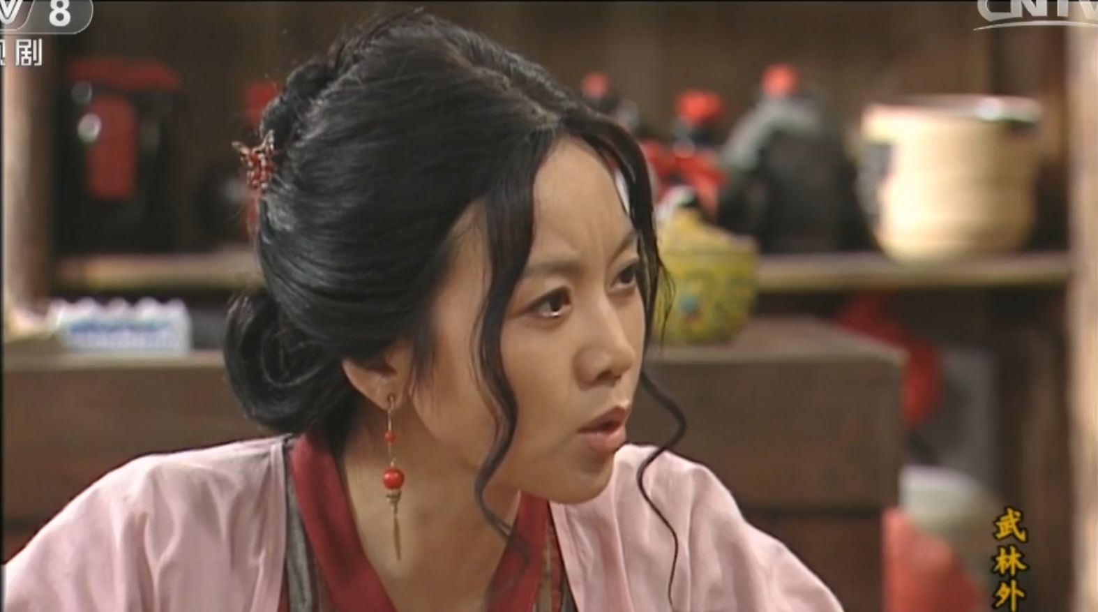 比如江小道为筹钱葬师父而做打手,就在掌柜的愿意出钱帮江小道而江