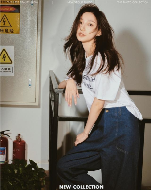 马凡舒主持完春晚大爆红光脚拍写真比女明星有范气质神似董卿