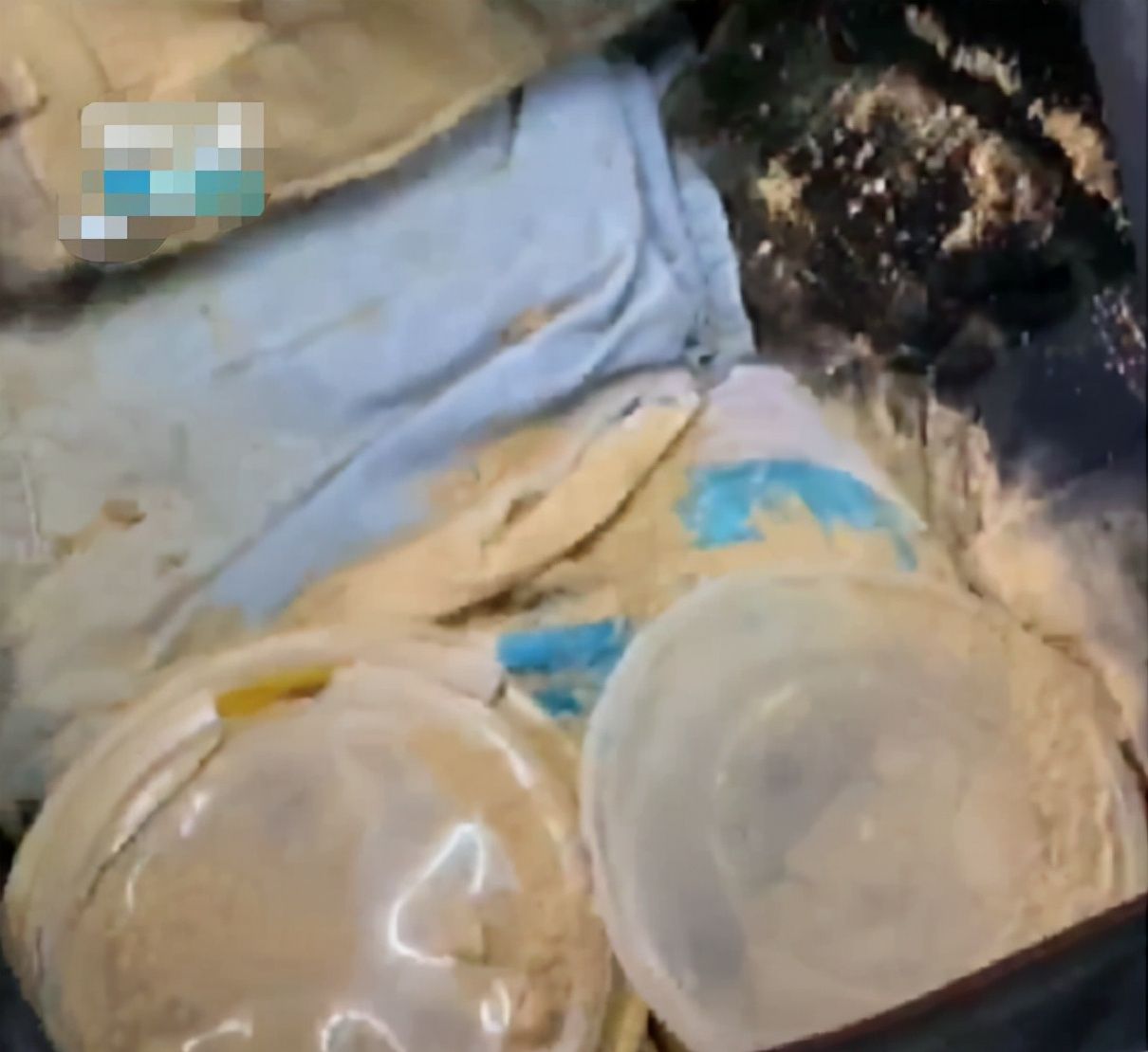 女大学生返校打开行李,发现两盒“不明物品”,只因母亲用心良苦休闲区蓝鸢梦想 - Www.slyday.coM