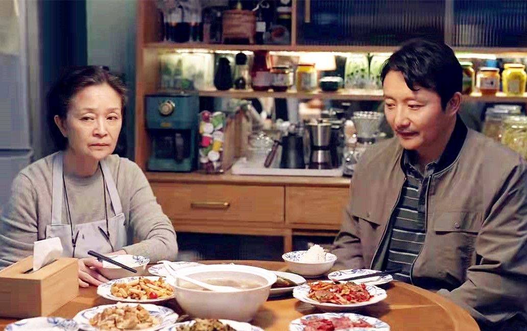 可是王素敏没有给他这个面子,表示,自己和刘小敏和他不是一家人,这里