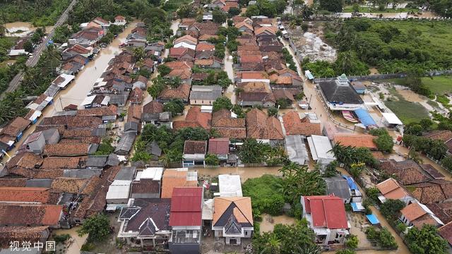 印尼万丹省洪灾致多人死亡 上千人流离失所|印度尼西亚|印尼_新浪新闻