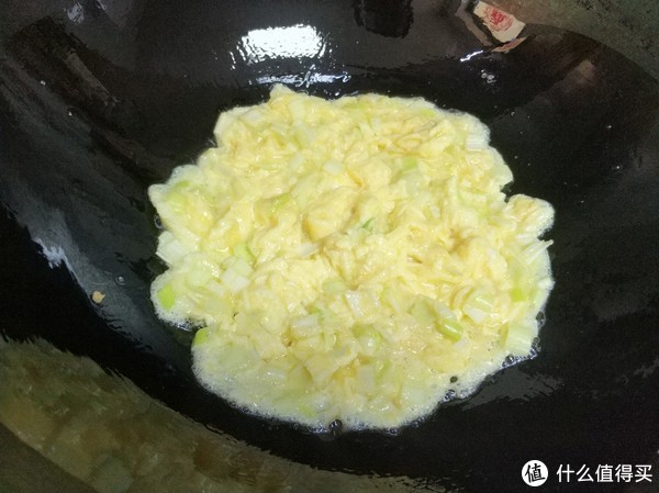 葱花煎蛋不成形？教你几个技巧，包你一次就能煎成型休闲区蓝鸢梦想 - Www.slyday.coM