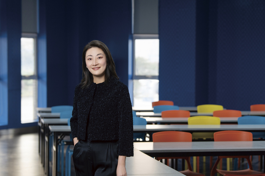 以另一种姿态与父亲并行宗馥莉的创业式传承