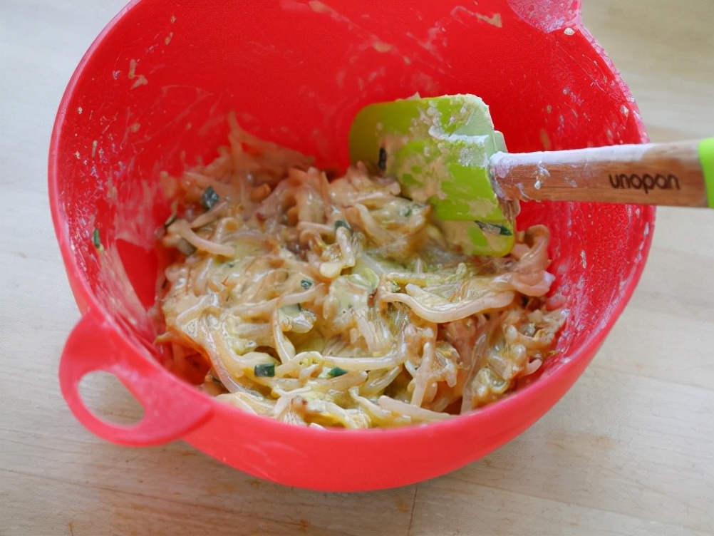 煎馅子，河南人二月二龙抬头这天一定要吃休闲区蓝鸢梦想 - Www.slyday.coM