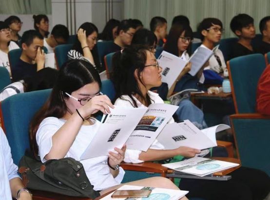 考研出现“怪现象”,有人300分捡漏985,有人400分却进不了211?休闲区蓝鸢梦想 - Www.slyday.coM 考研出现“怪现象”,有人300分捡漏985,有人400分却进不了211?休闲区蓝鸢梦想 - Www.slyday.coM