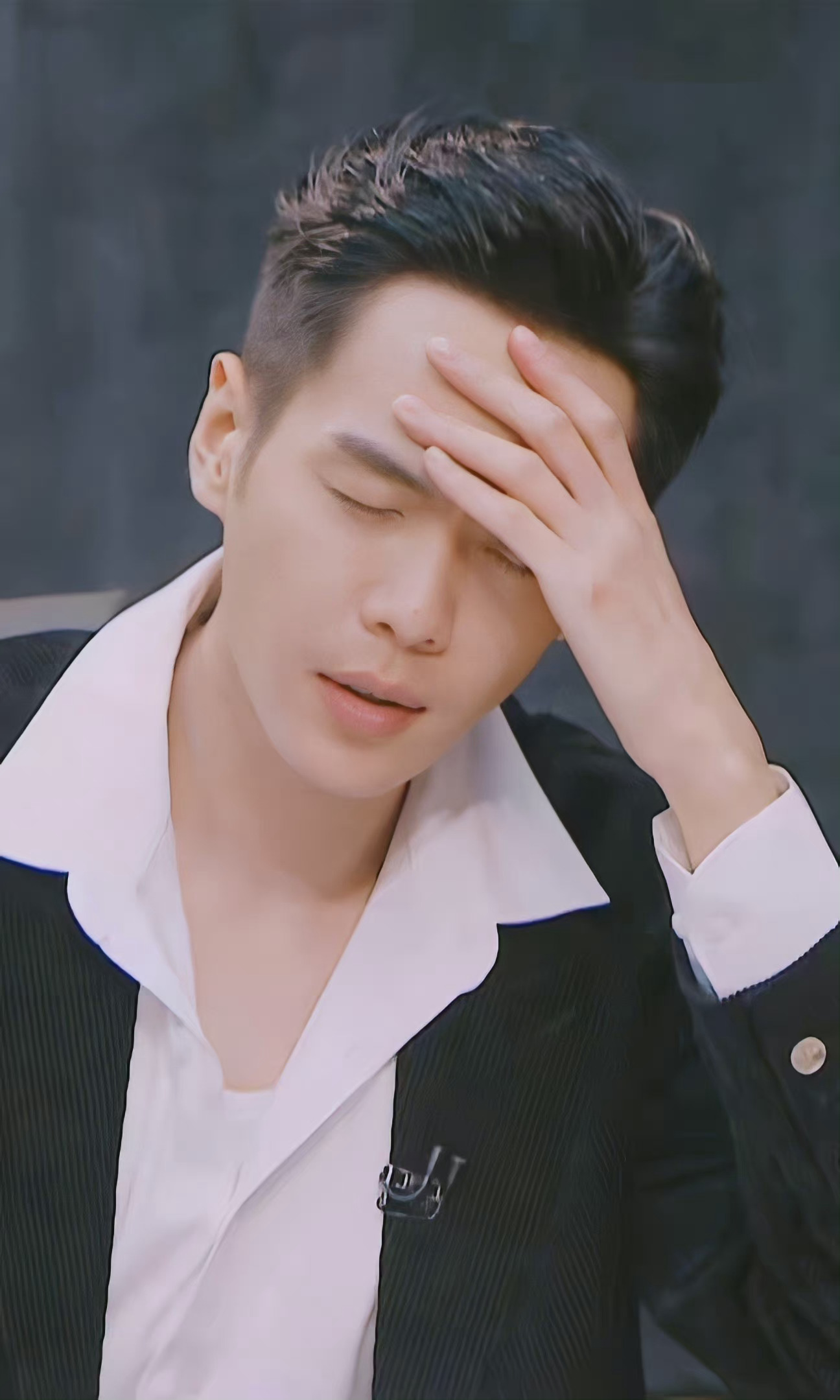 在?来发一些张若昀的手疯