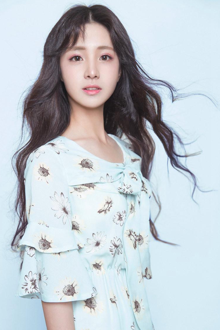 四川出美女,娱乐圈这12位四川漂亮女星,个个天生丽质!__财经头条