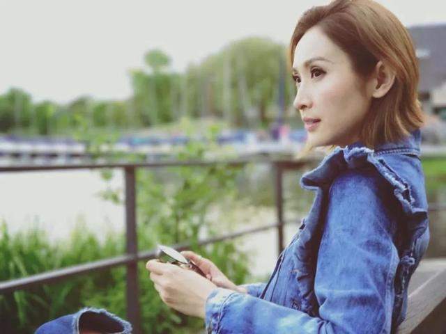 白岩松为她拉票,和天王巨星做朋友__财经头条