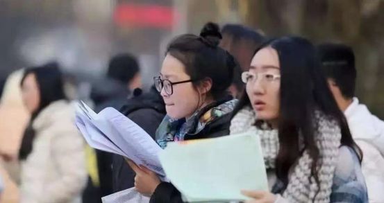 考研出现“怪现象”,有人300分捡漏985,有人400分却进不了211?休闲区蓝鸢梦想 - Www.slyday.coM 考研出现“怪现象”,有人300分捡漏985,有人400分却进不了211?休闲区蓝鸢梦想 - Www.slyday.coM