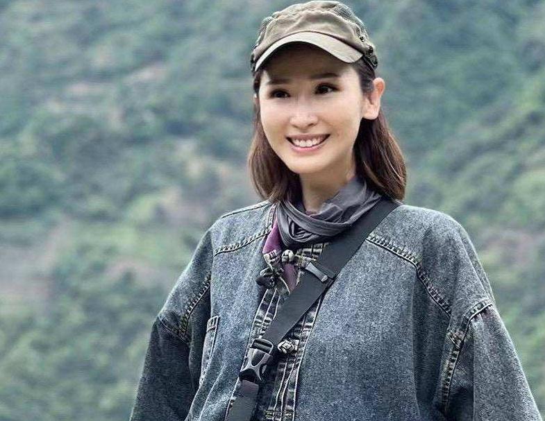 女艺人的骄傲！陈贝儿获得感动中国2021年度人物，恭喜她休闲区蓝鸢梦想 - Www.slyday.coM