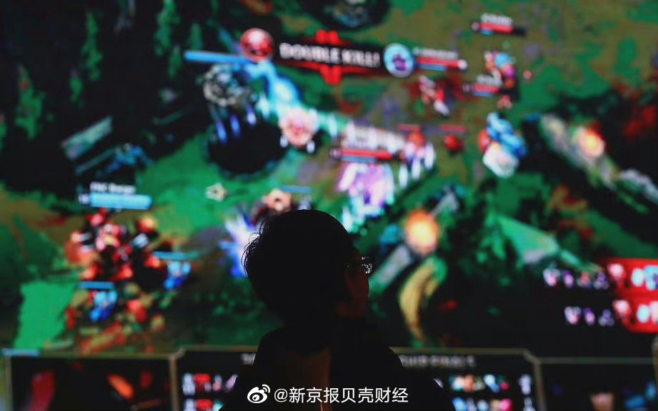 人大代表建议禁止未成年人网游休闲区蓝鸢梦想 - Www.slyday.coM