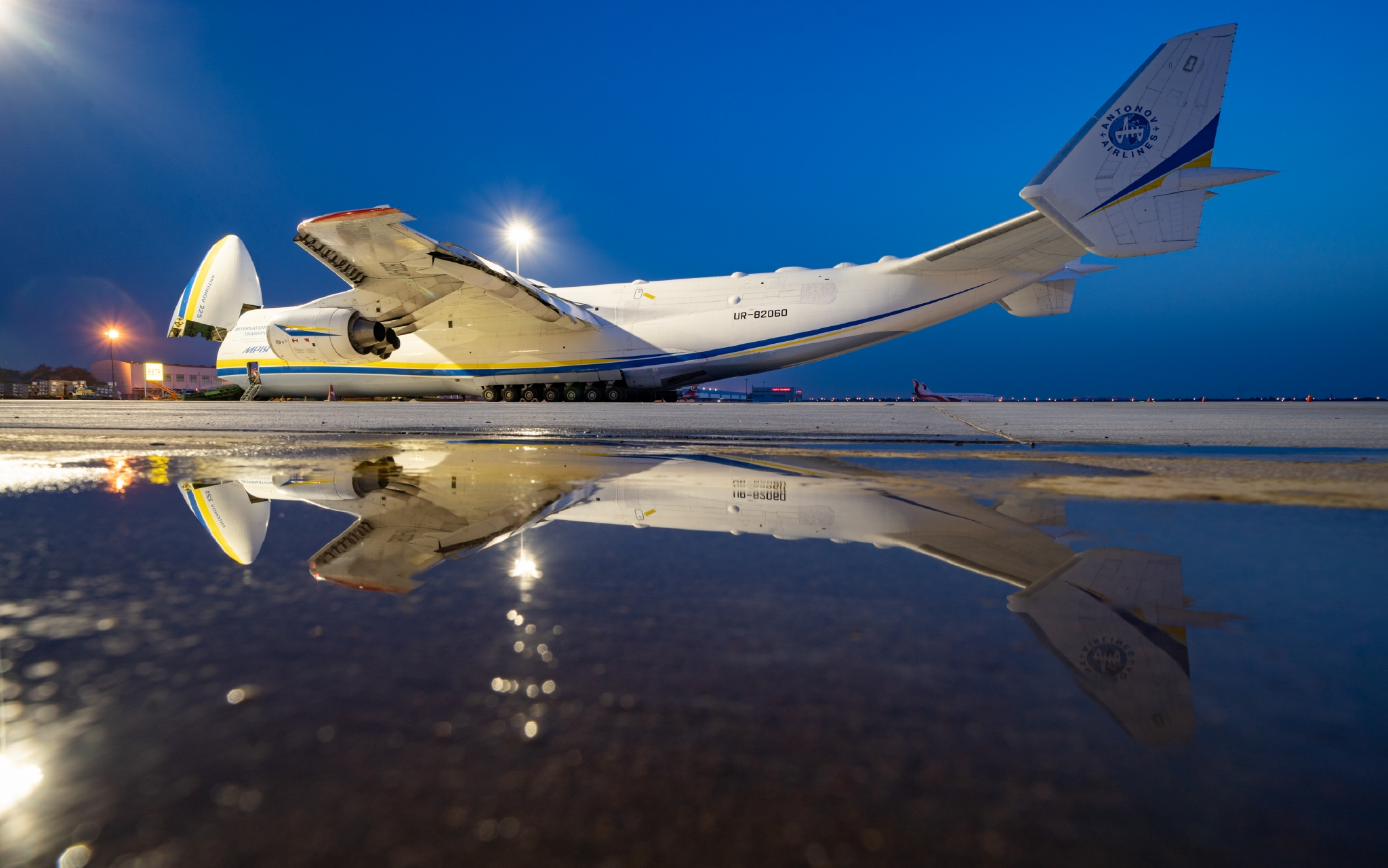 所到之处无不引人注目安225的影像记忆