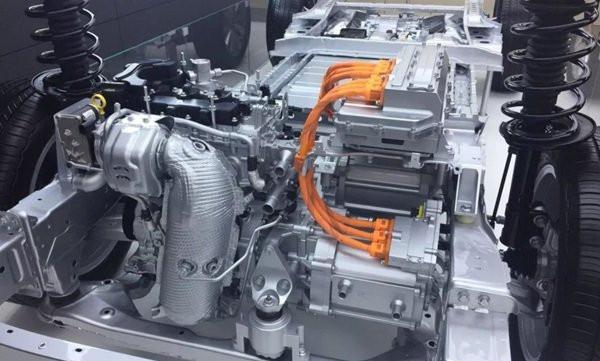 理想新车l9定价50万15t发动机凭啥