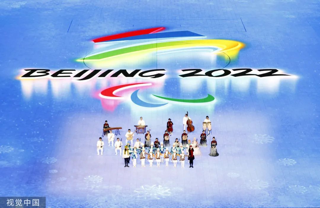 一捧微火,一片光明！盲人火炬手点燃冬残奥会主火炬，今夜的鸟巢让人感动休闲区蓝鸢梦想 - Www.slyday.coM