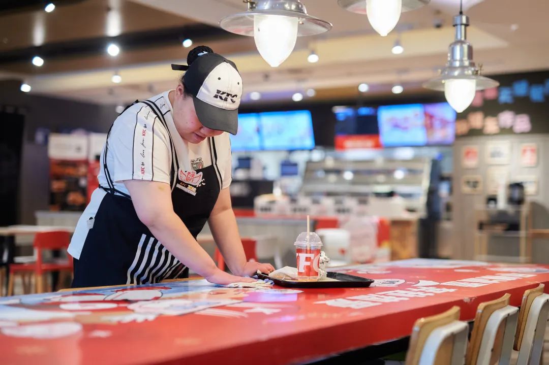 河南残疾女孩圆梦2022北京冬残奥会火炬手休闲区蓝鸢梦想 - Www.slyday.coM