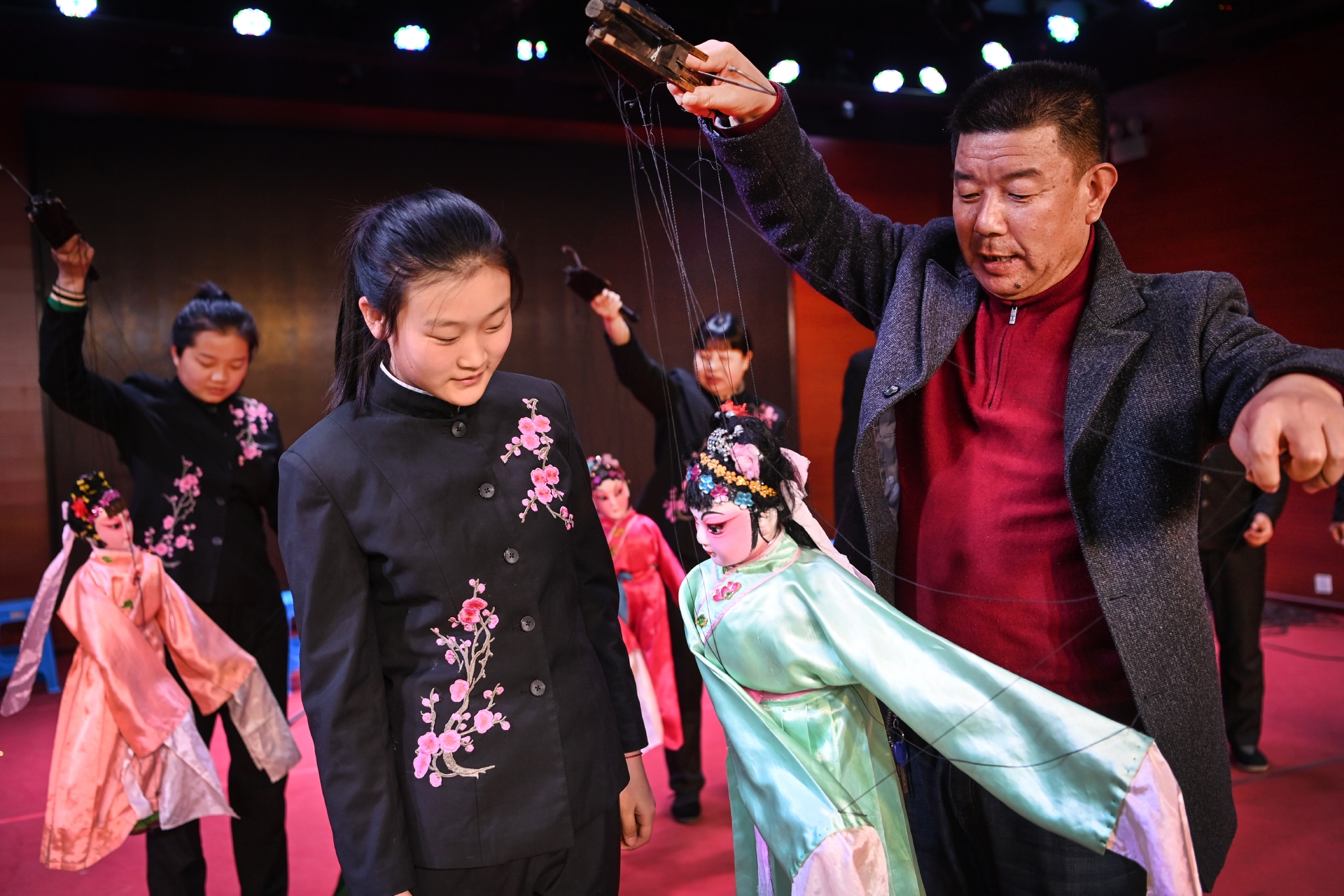 陕西合阳:提线木偶 焕发生机|陕西省|非遗_新浪新闻