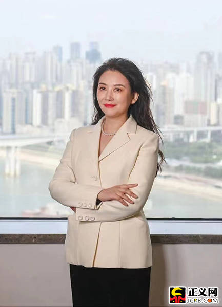 全国政协委员,重庆静昇律师事务所创始合伙人,主任律师彭静