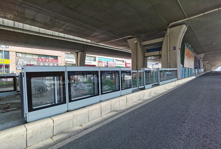 济南市首批快速公交车站升级改造|济南市_新浪新闻