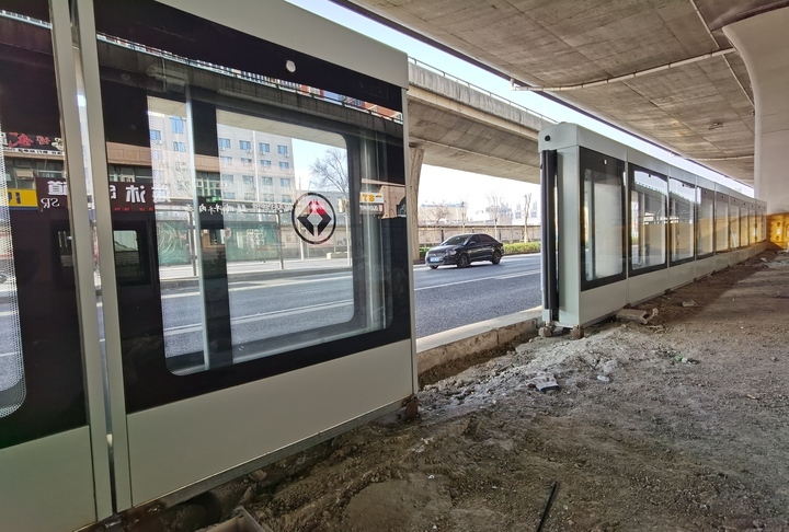 济南市首批快速公交车站升级改造|济南市_新浪新闻