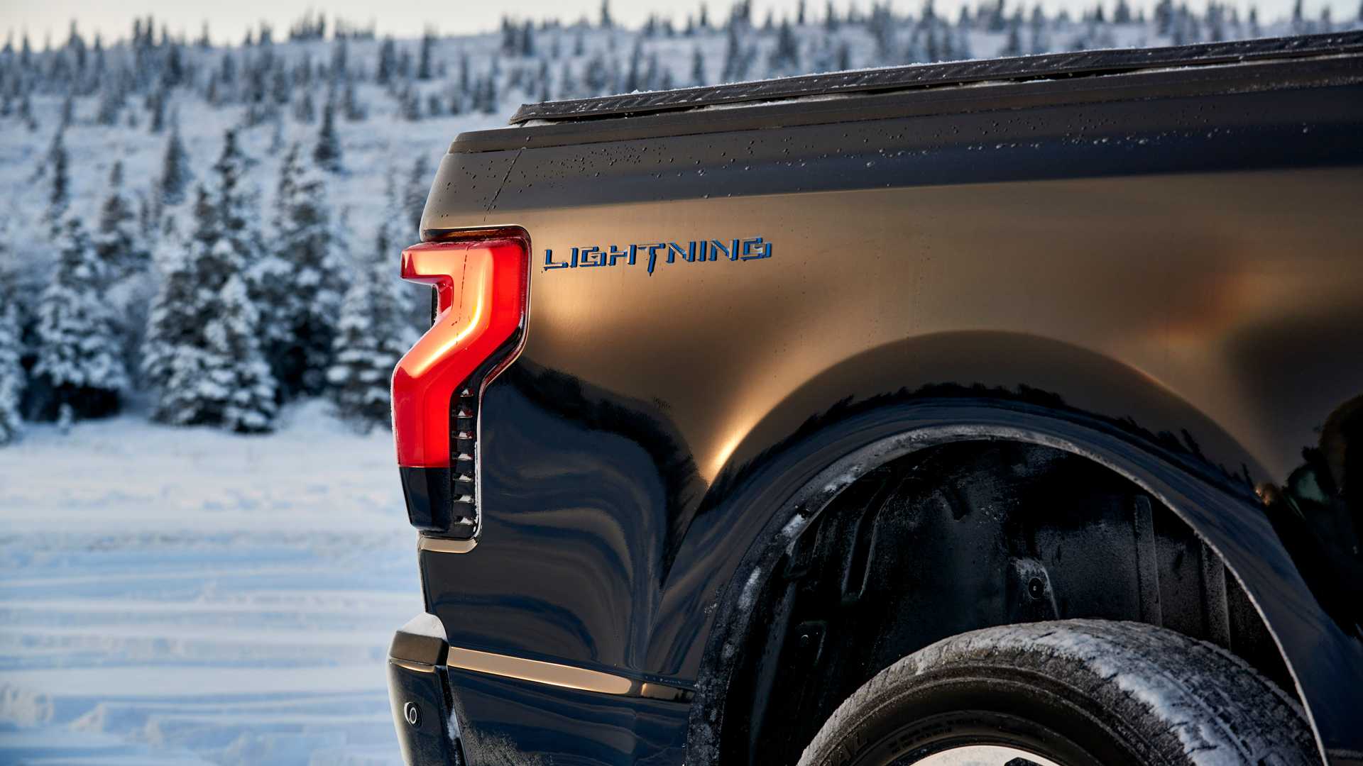 有望春季交付 福特F-150 Lightning开启极寒测试